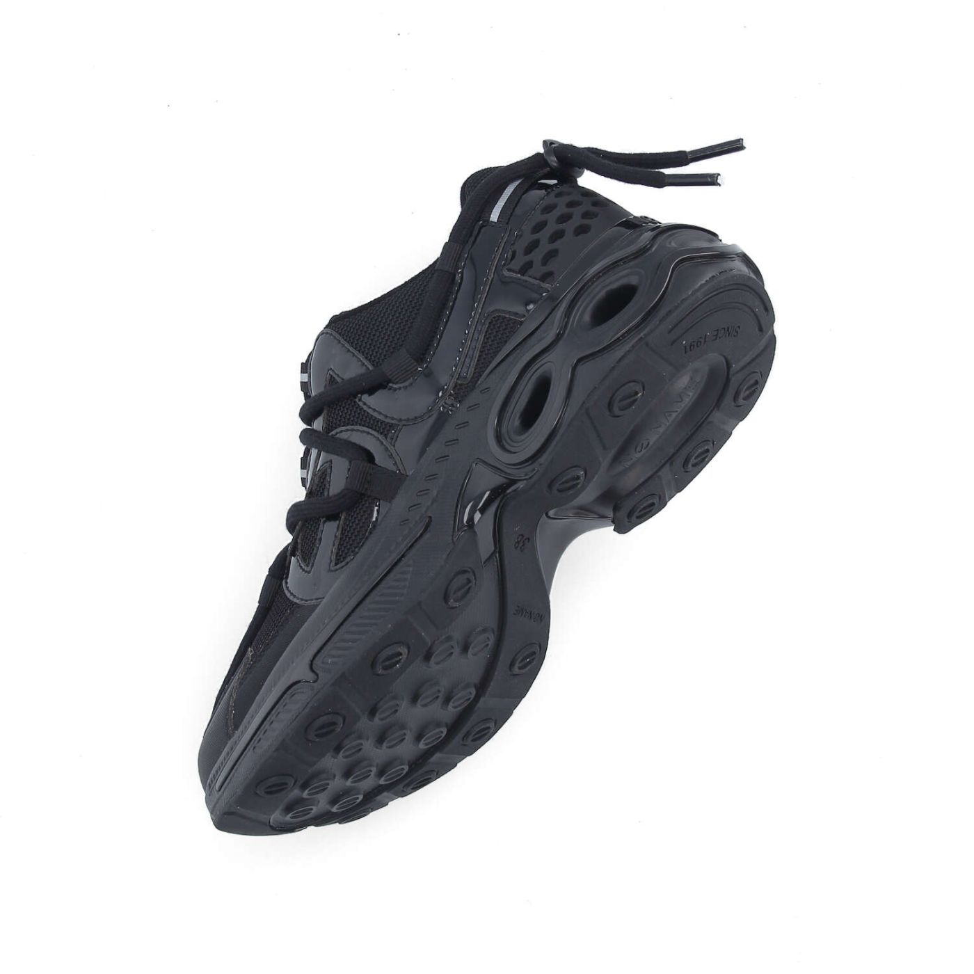 WILLO RUNNER W - D.MESH/EARL/PAT - NOIR